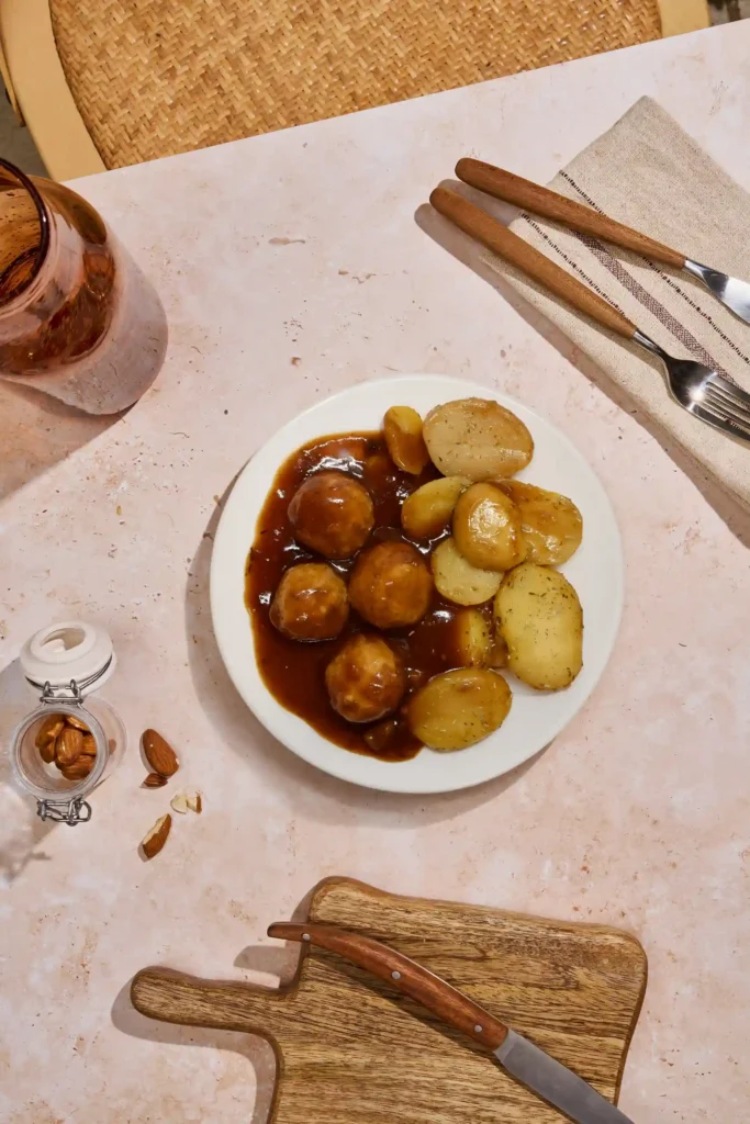 Plato preparado albondigas